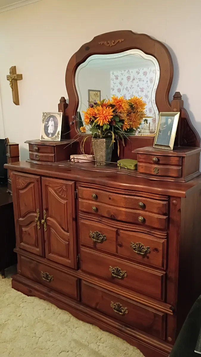 Imperial Terrace Estate Sale photo 1