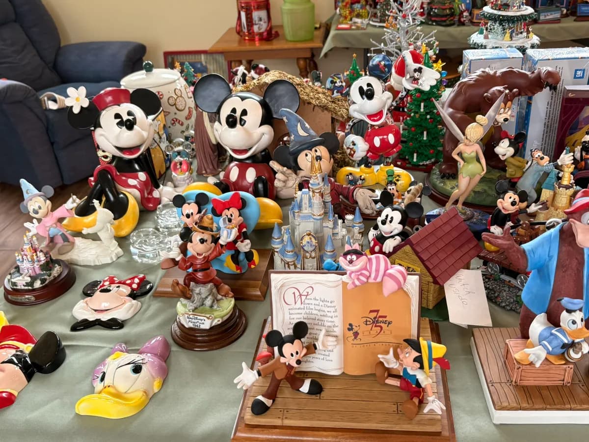 Disney & Costume Jewelry House photo 1