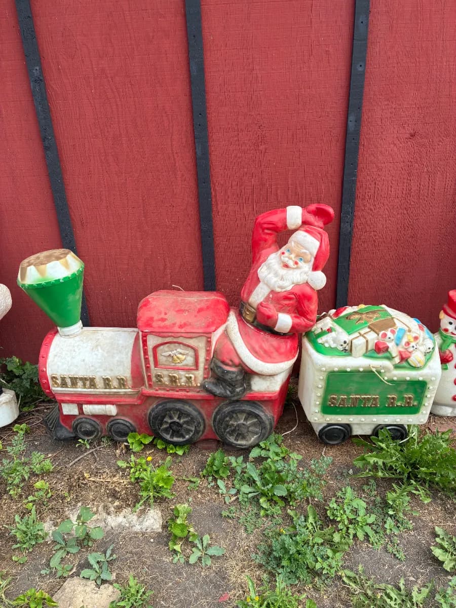 Picker's Delight (and Vintage Blow Molds) in Manhattan! photo 1