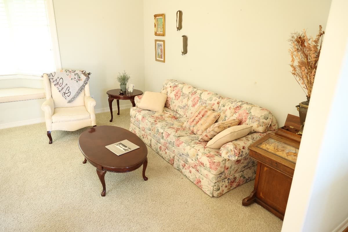 Newhall Estate Sale – Antiques, Collectibles & Timeless Treasures photo 1