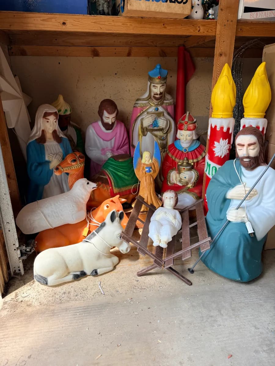 Family Nest Estate Sale | For the Love of Christmas in Minnetonka | Terry Redlin | Precious Moments photo 1