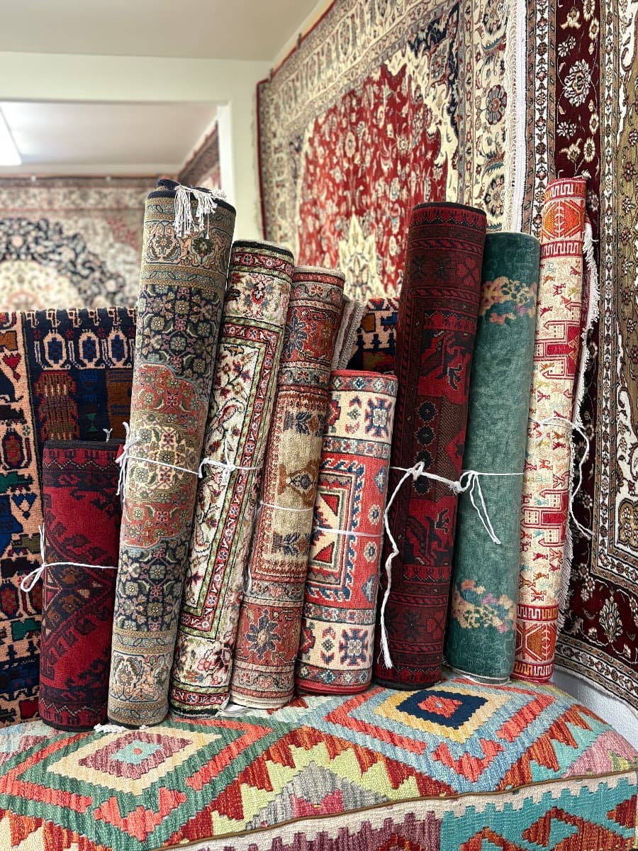 THIS WEEK ONLY! Make Your Best Offer on Handmade & Designer Rugs. Hundreds of rugs photo 1