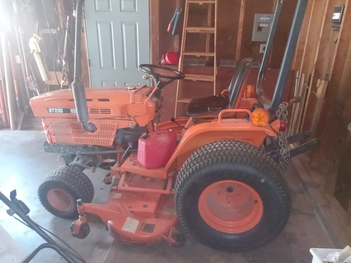 Louise Wieland Estate Auction-Tractor-Jewelry-Collectibles-Furniture-Household-Tools Etc. photo 1