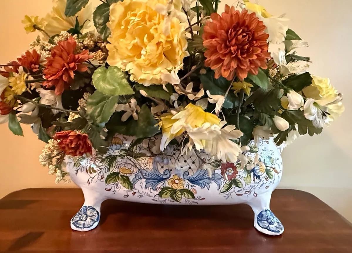 Chelsea Village Vibes of Maryville Blue Moon Estate Sale photo 1