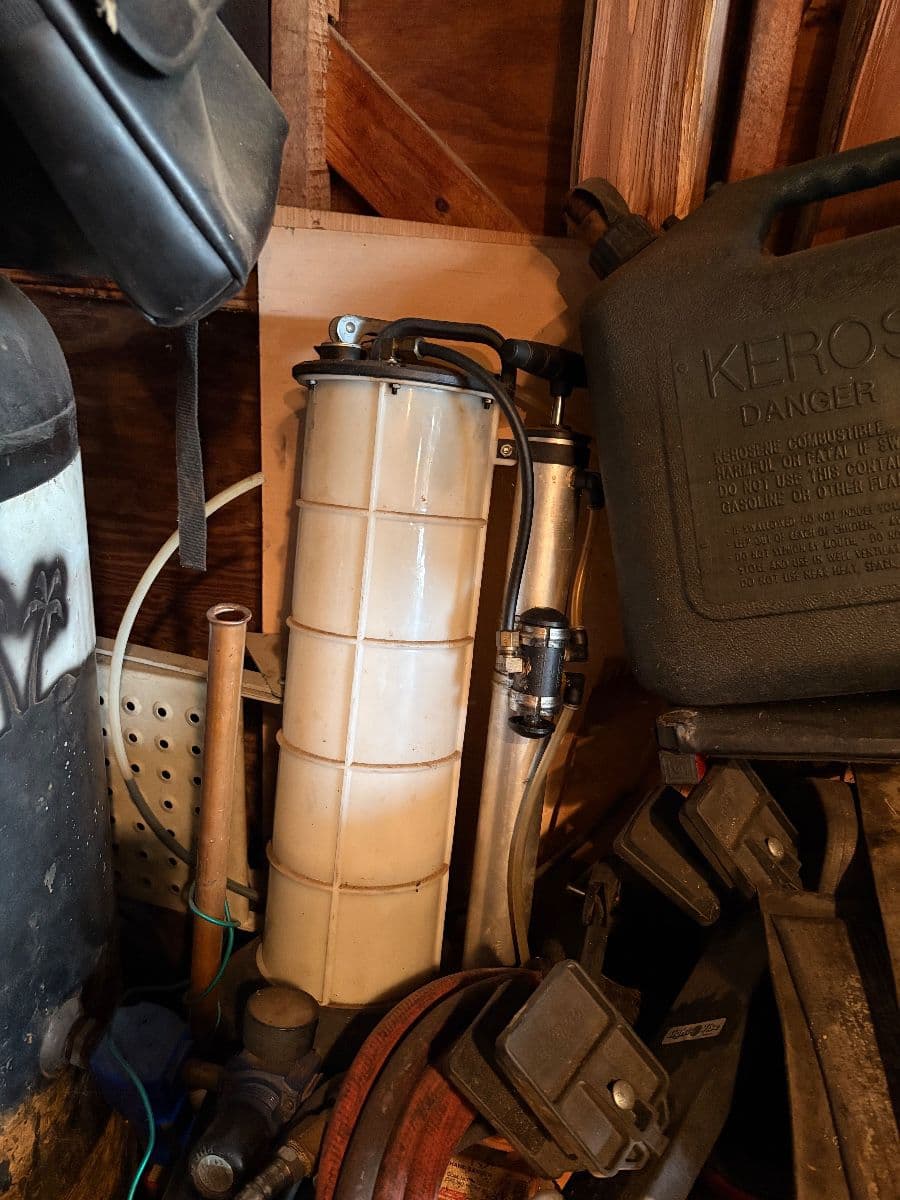 Terry & Robin Carmack, Mechanic Tools, Farmhouse Decor, Vintage, Antiques & Lots More photo 5