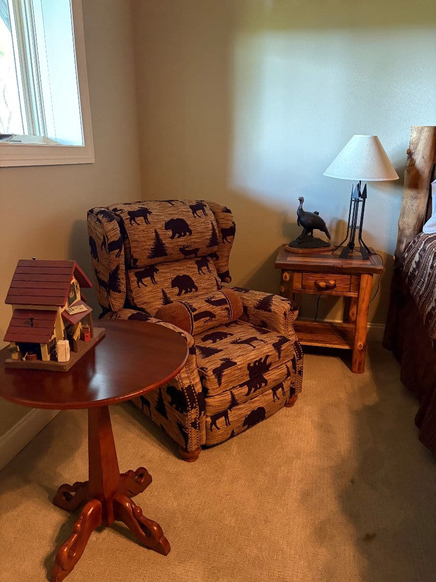 Russell Ridge Estate Sale photo 5