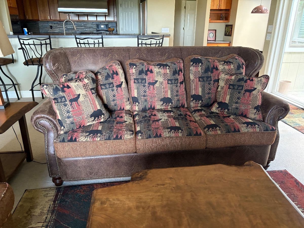 Russell Ridge Estate Sale photo 1