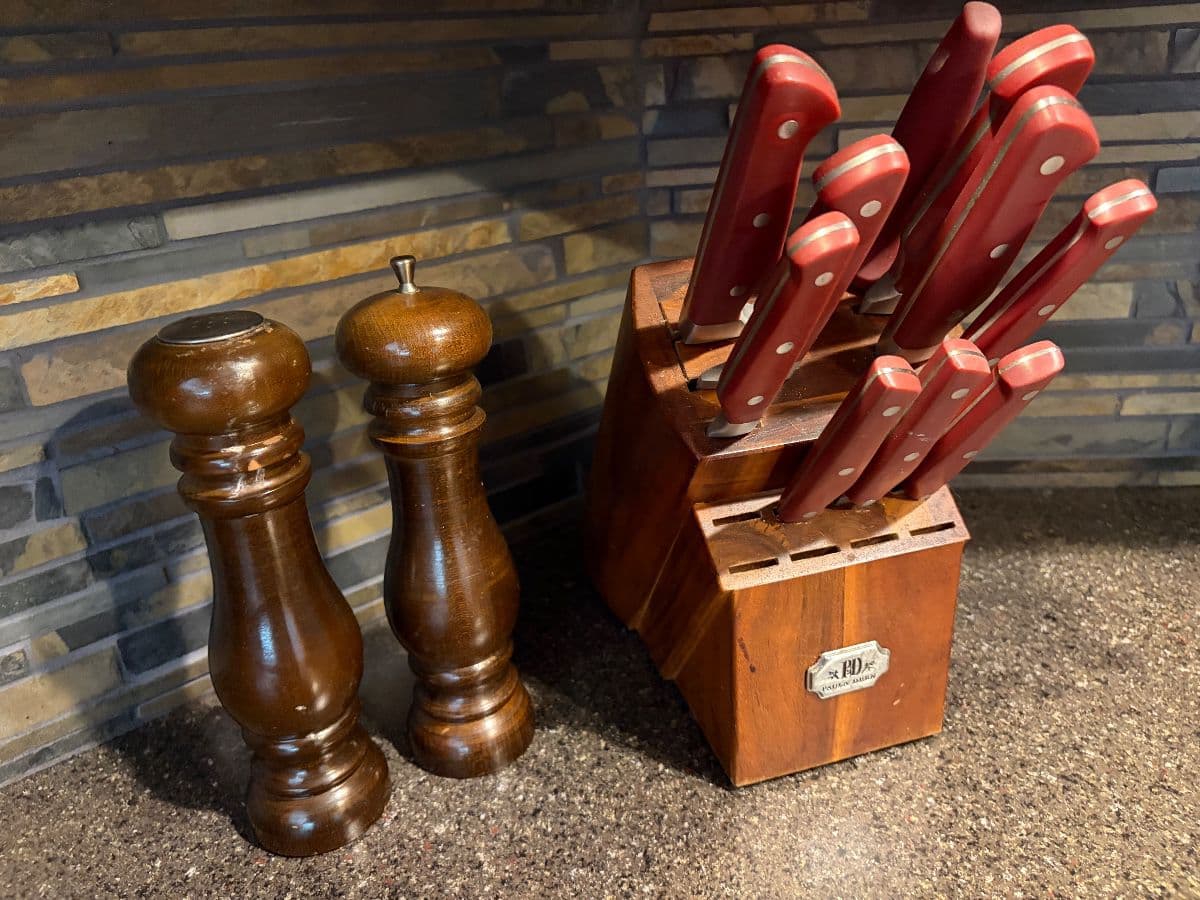 Russell Ridge Estate Sale photo 11