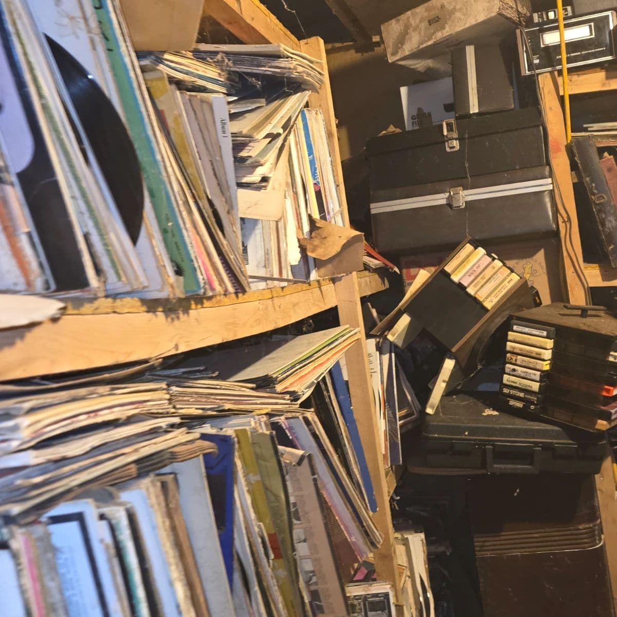 Hoarder Estate Auction (deceased) photo 1