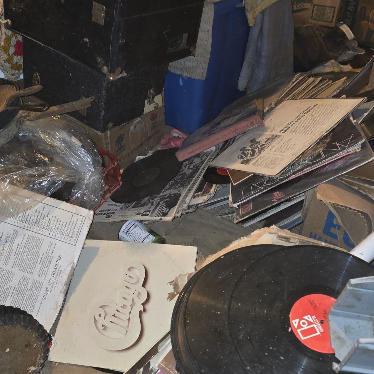 Hoarder Estate Auction (deceased) photo 3