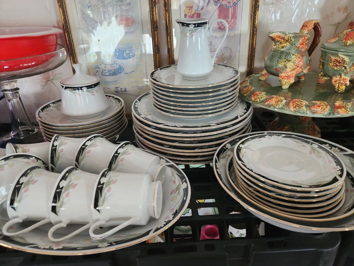 BALDERDASH ESTATE SALES - ZION - Vintage Shopping Adventure!! photo 4