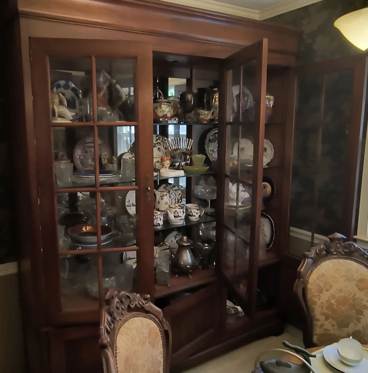 Important Different Estate Tag Sale photo 1
