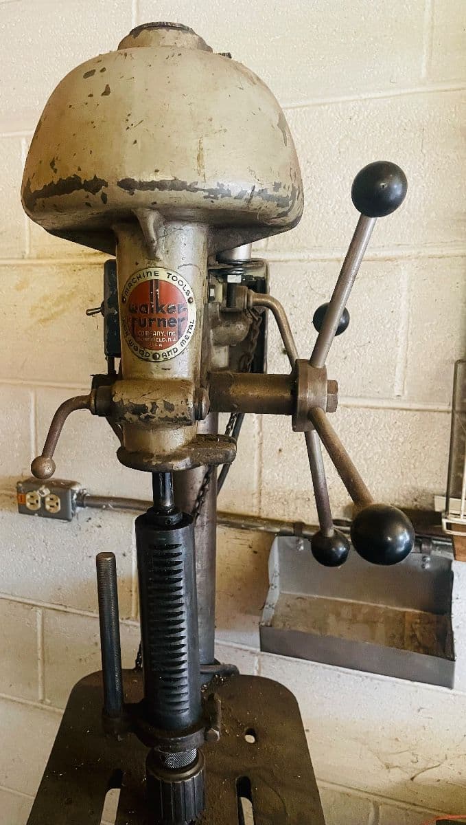 TAYLORSVILLE / BETHLEHEM ESTATE SALE(MASSIVE MACHINE SHOP/ LEATHER MAKING TOOLS/FARMALL TRACTOR) photo 10