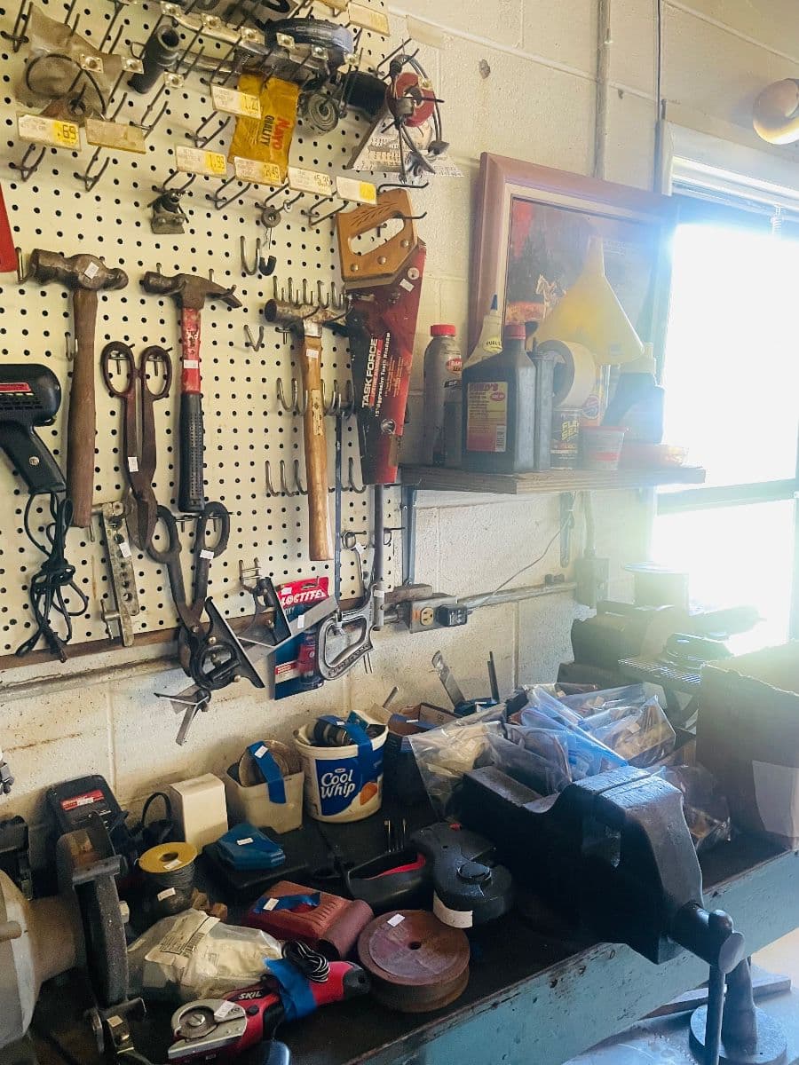 TAYLORSVILLE / BETHLEHEM ESTATE SALE(MASSIVE MACHINE SHOP/ LEATHER MAKING TOOLS/FARMALL TRACTOR) photo 7