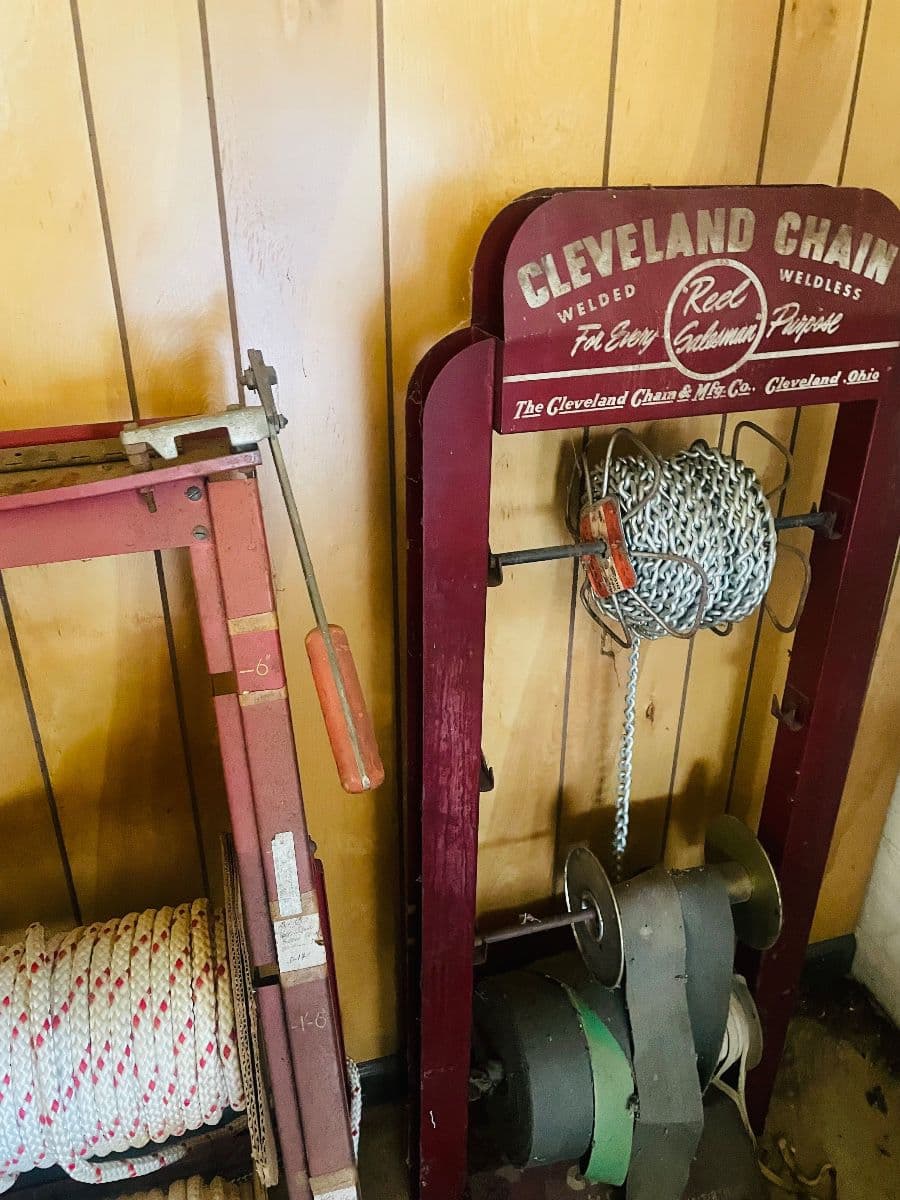 TAYLORSVILLE / BETHLEHEM ESTATE SALE(MASSIVE MACHINE SHOP/ LEATHER MAKING TOOLS/FARMALL TRACTOR) photo 9