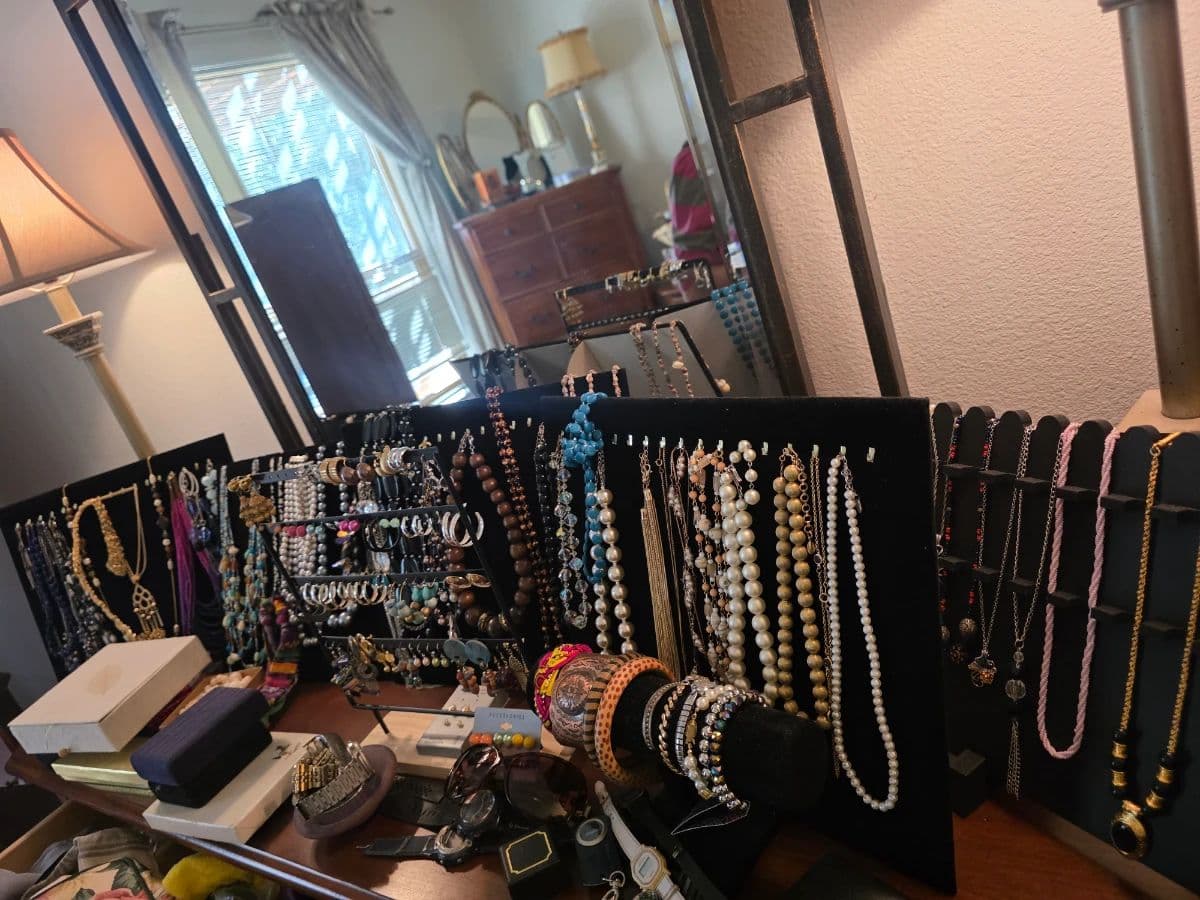Royal Palm Dr. Estate Sale photo 4