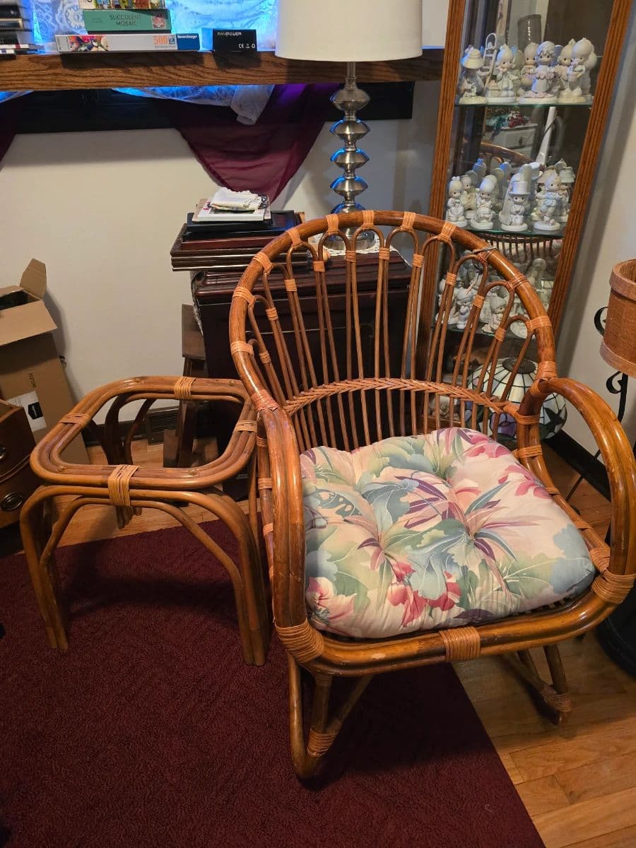 Zion Estate Sale Treasure Hunt photo 4