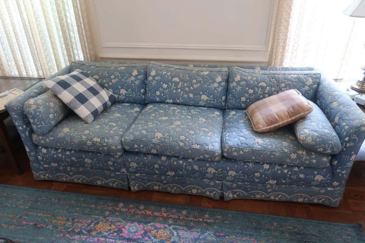 N  &  M  Sales- MCM  furniture,  Kwai  piano, decor, books,  & jewelry photo 12
