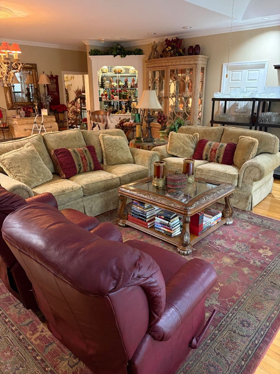 Seymour Showcase Estate Sale photo 1