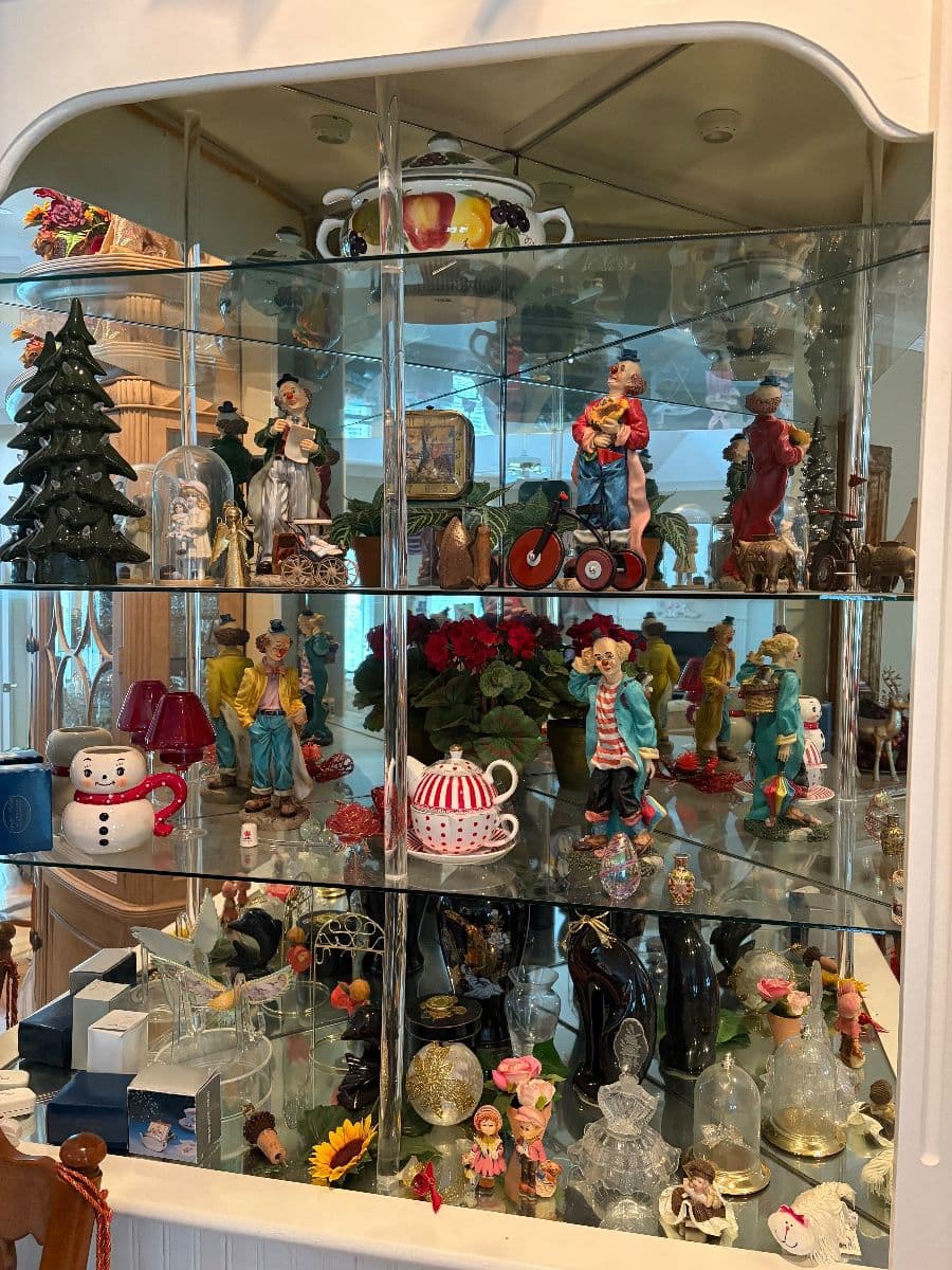 Seymour Showcase Estate Sale photo 6
