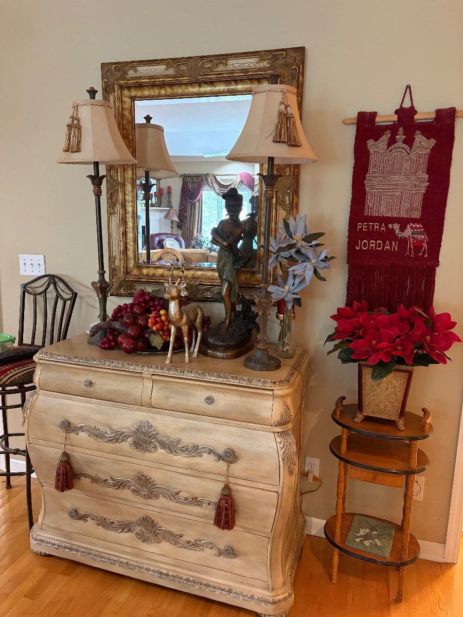 Seymour Showcase Estate Sale photo 5