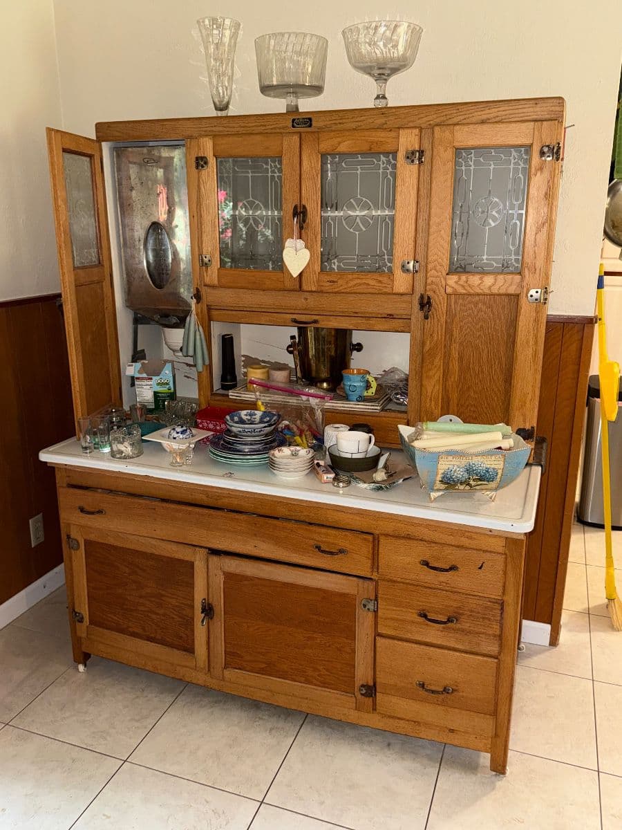 The Rusty Trunk LLC opens to "Treasure Hunters Rejoice" Offsite Estate Sale photo 1