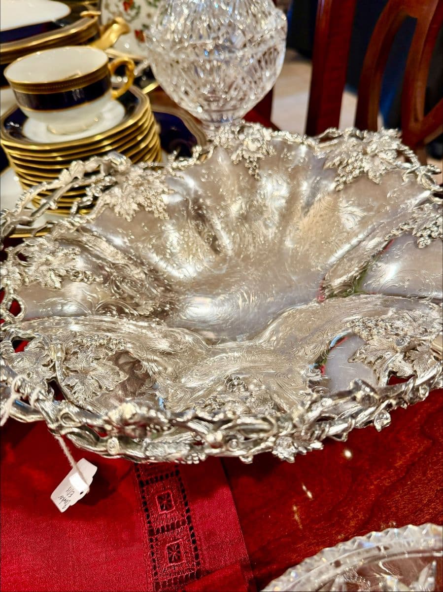 RITZY RIVERCREST HIGHEND HUNTING FISHING & BOUTIQUES CHANEL VINTAGE CHRISTMAS CHINOISERIE! photo 6