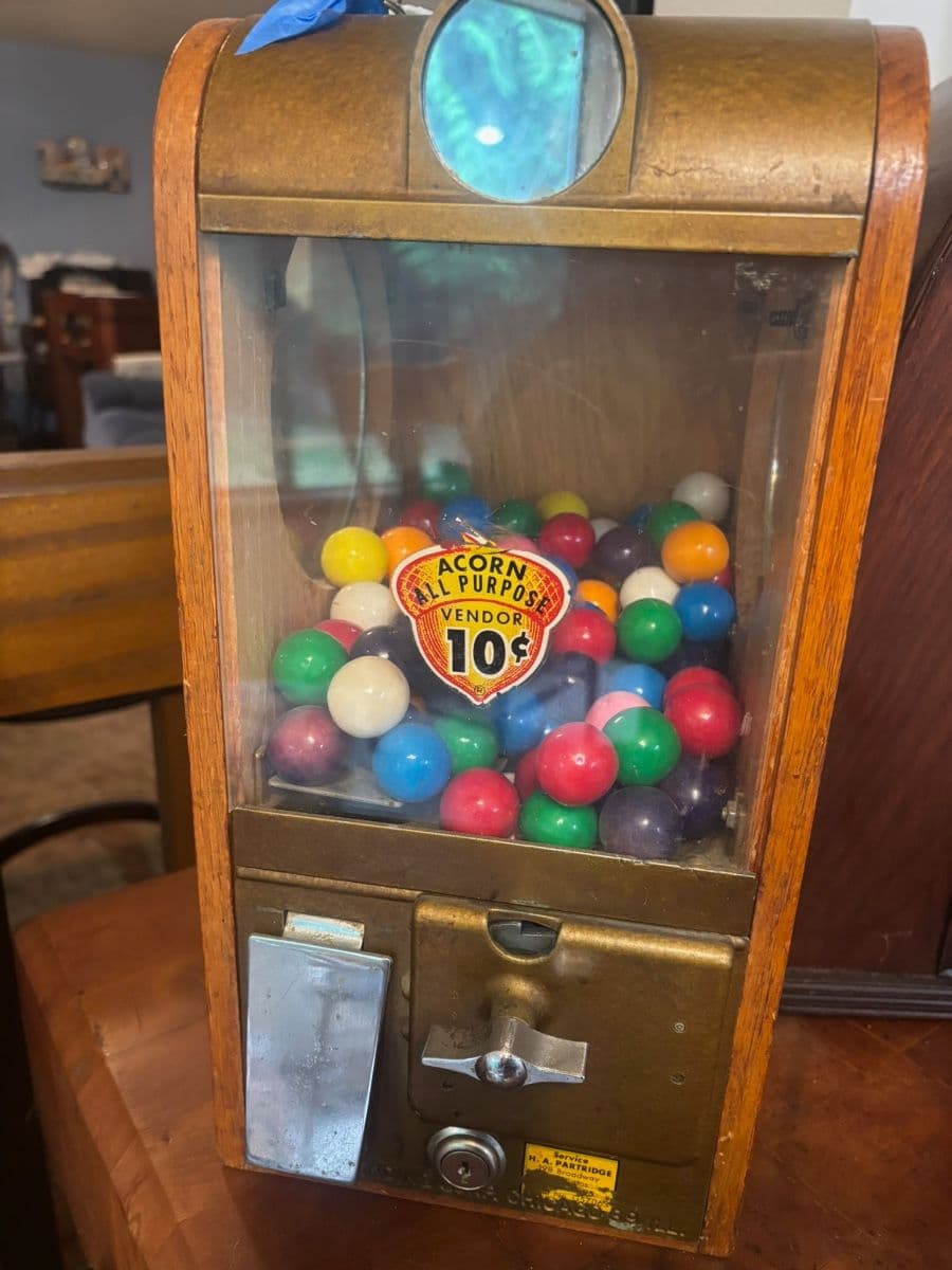 Ginny's Girls Once in a Lifetime Sale – Tube Radios, Antiques galore! photo 2