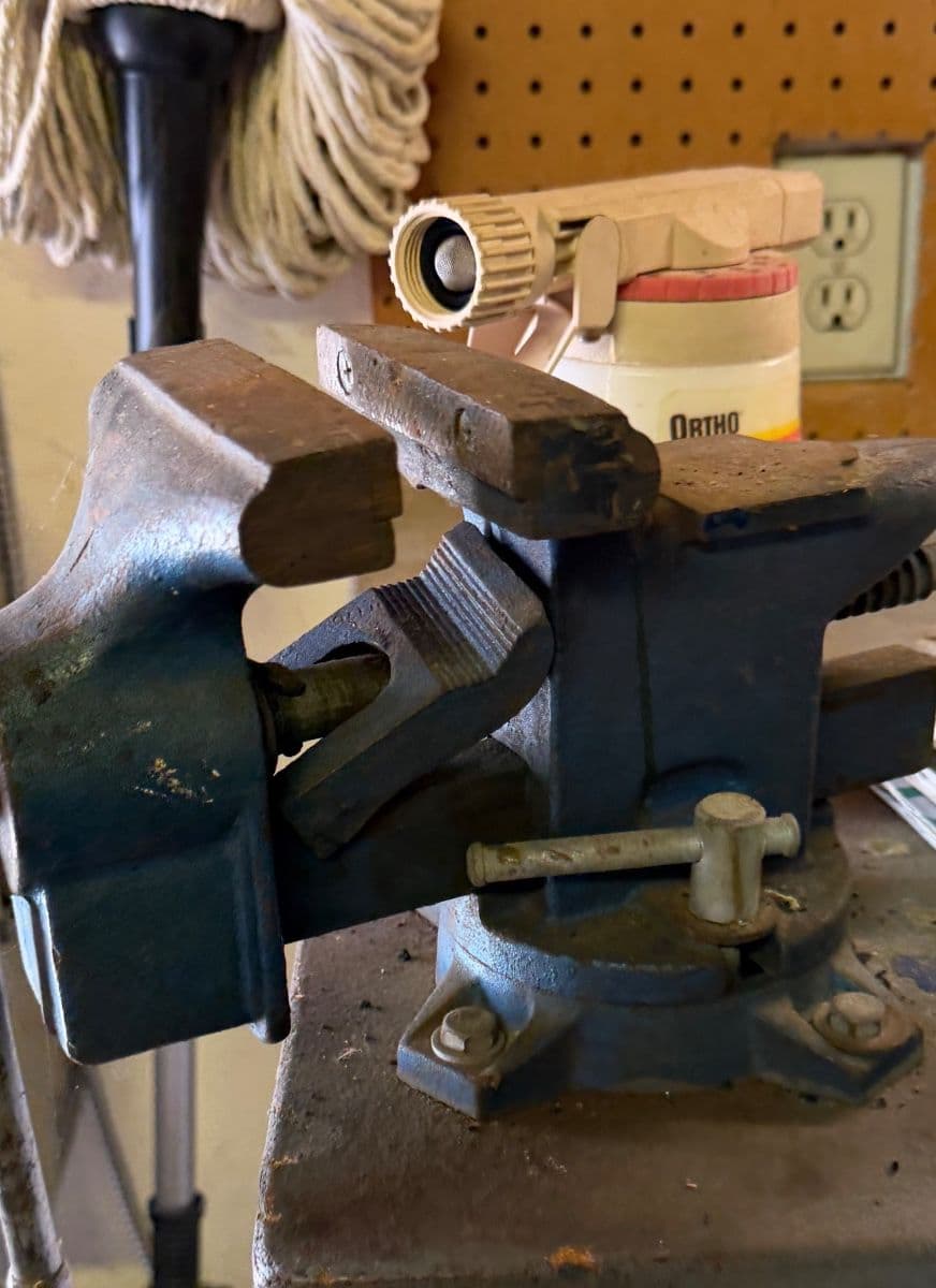 Blowout:jewelry, kitchen, clothes, antiques, art,, crystal, hutch, patio, tool, electronics, desk photo 3