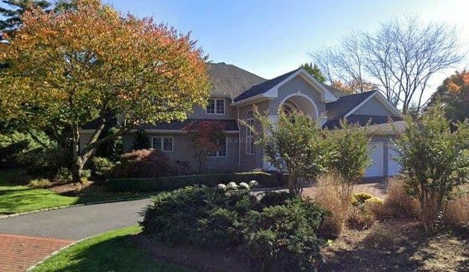 Hewlett Harbor Online LUXURY Auction Starts Tue 8/18/26 9AM Auction Begins Closing Tue, 8/25/26 8PM. photo 1