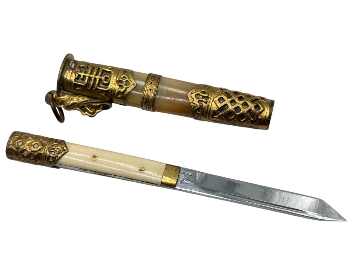 Asian Art, Clocks, Swords & Fine Estate Auction photo 9
