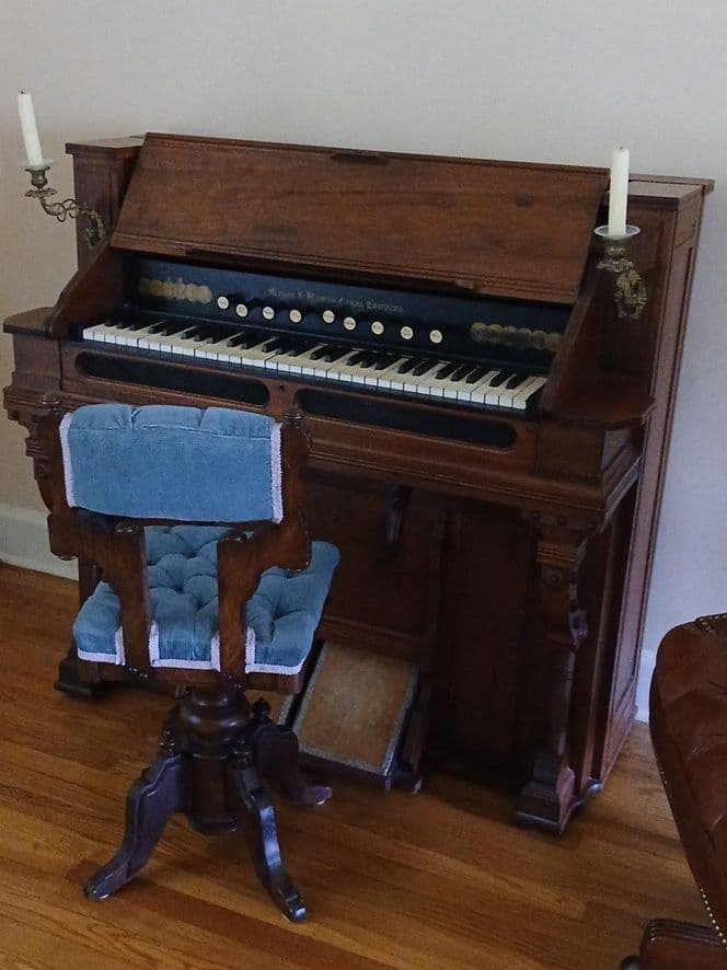 Catchy in Clinton Blue Moon Estate Sale photo 12