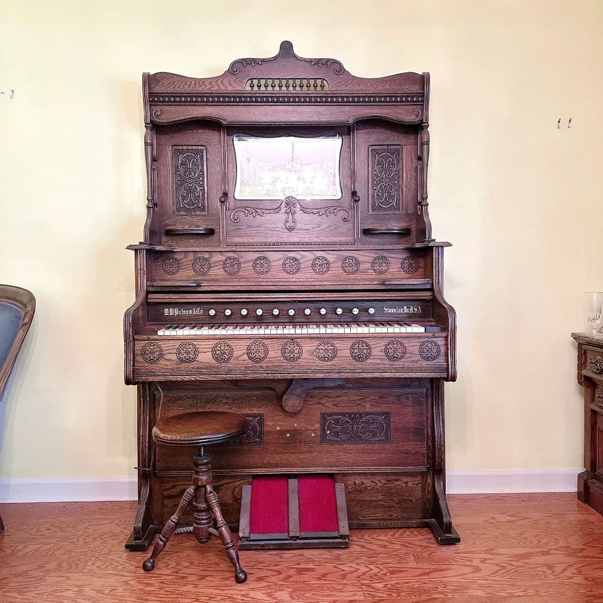 PURE & SIMPLE ESTATE SALE - Cherryville, NC - ANTIQUE FURNITURE, DECOR, CLOTHING, VTG TOYS, & MORE! photo 11