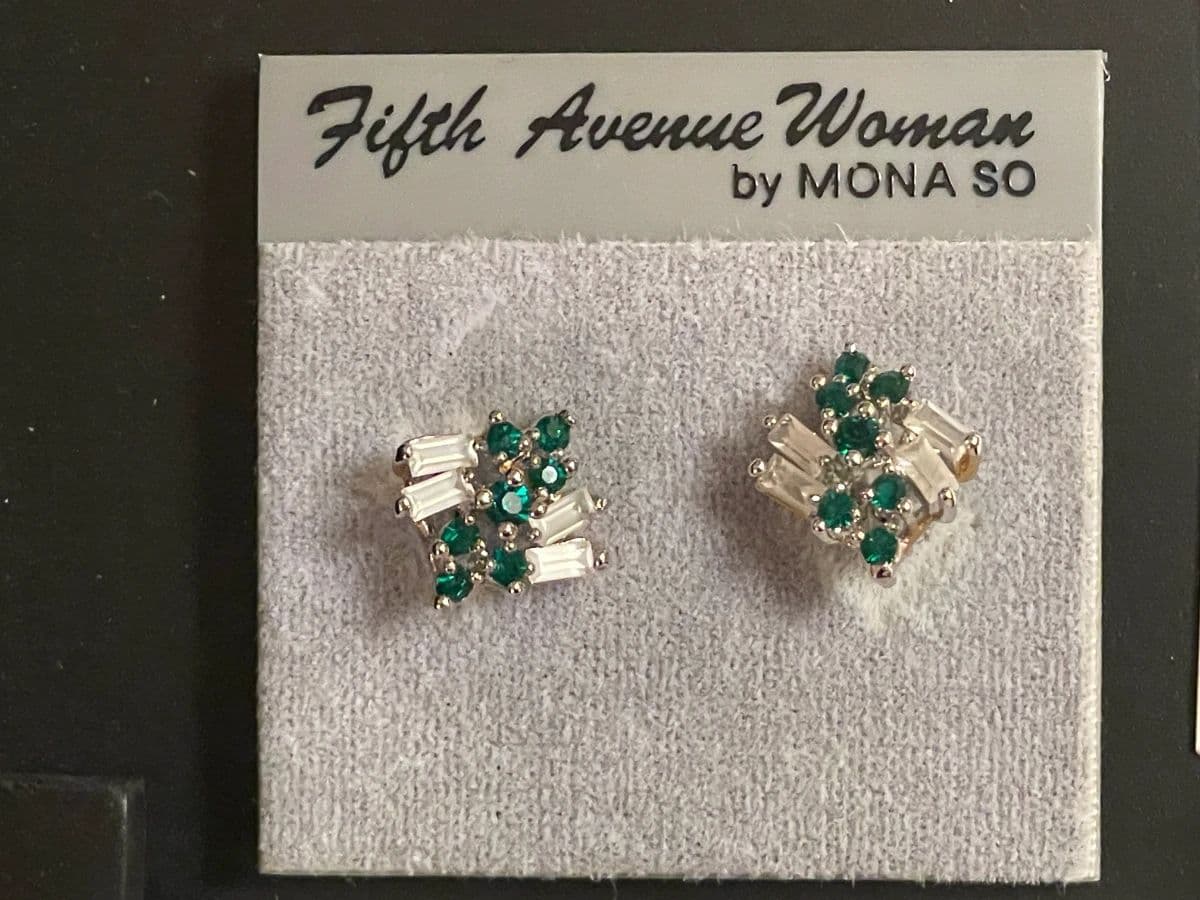 FASHIONISTA SALE W/ JEWELRY GALORE, PERFUME, HANDBAGS, CLOTHING, WATERFORD, LINEN, CURRENCY, & MORE! photo 5