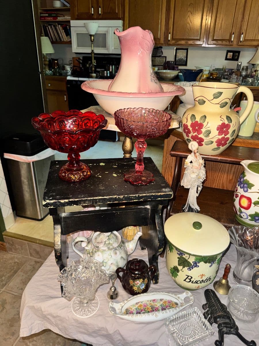 Packed Lansing house photo 11