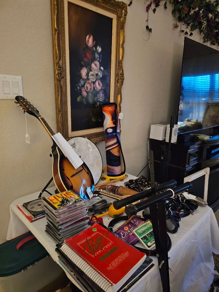 SIGNED GUITARS BY GEORGE STRAIT & DIERKS BENTLEY AND MORE photo 7