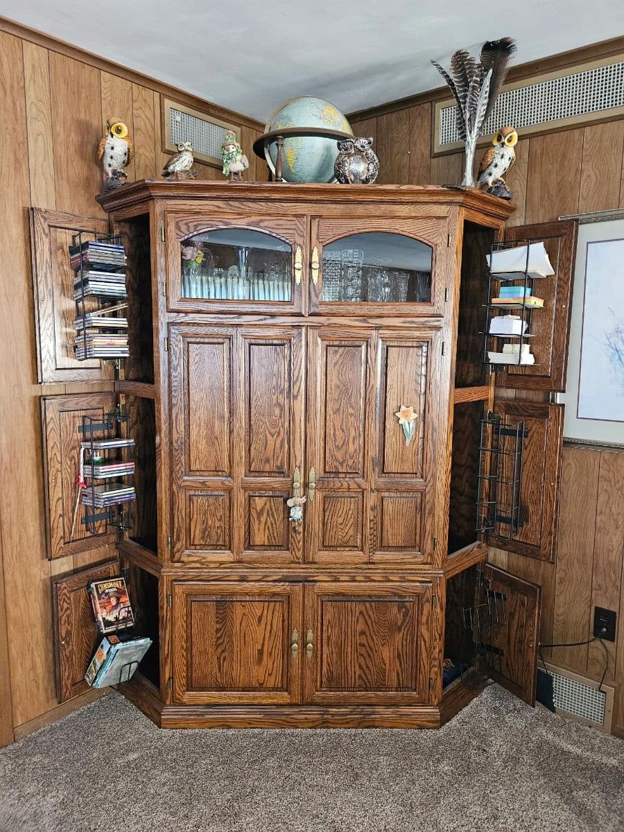 One Hoot of a Estate sale in Jackson Michigan, Owls and Antiques photo 7