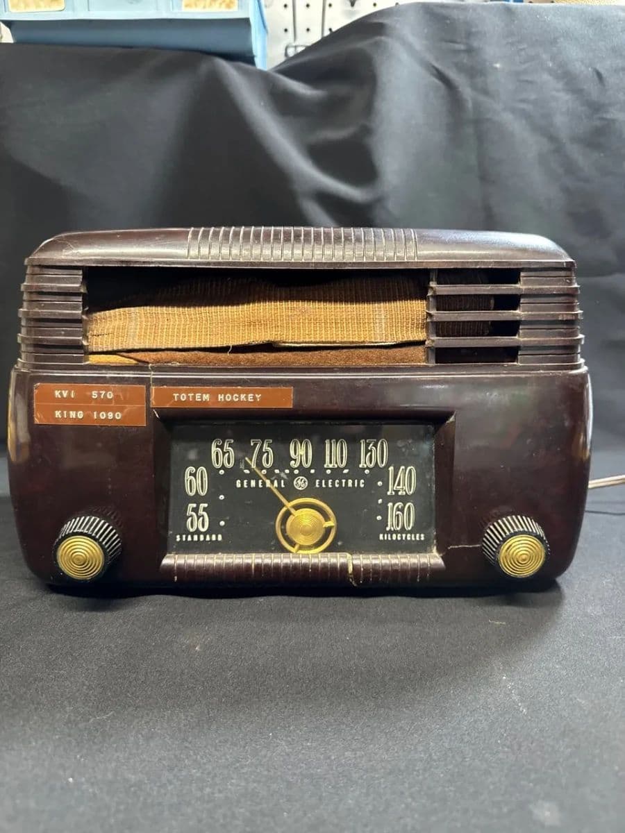 WOW! TRUCK * Fab Decor * BIKES/eBIKES * Mid Century * OLD RADIOS * Furniture * TOOLS * Art Glass photo 4