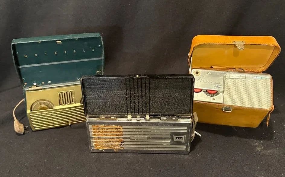 WOW! TRUCK * Fab Decor * BIKES/eBIKES * Mid Century * OLD RADIOS * Furniture * TOOLS * Art Glass photo 10
