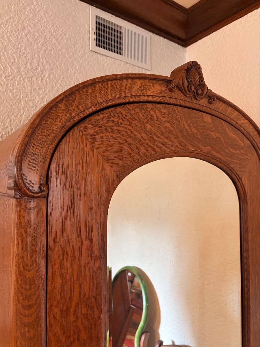 Moderne Archive Clayton Estate Sale with Stickley Furniture photo 8