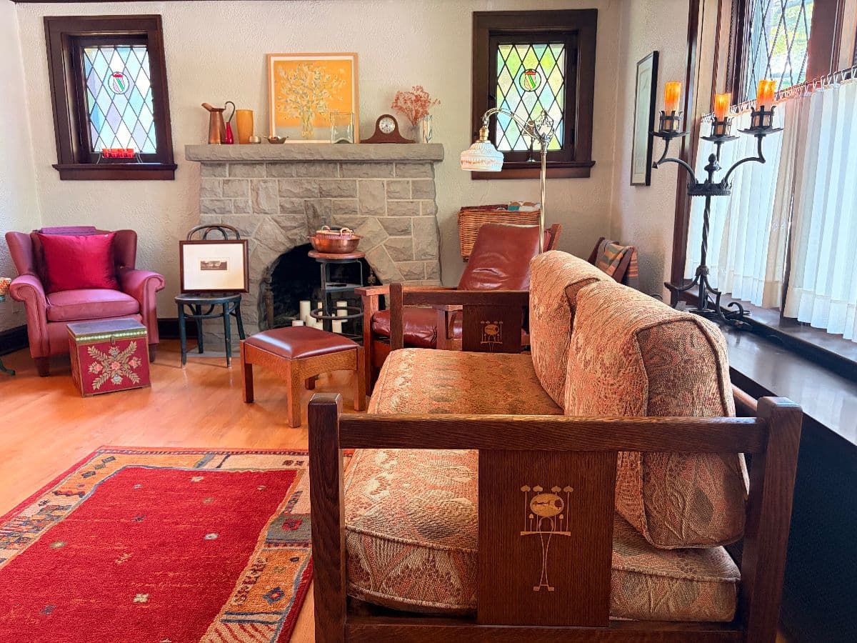 Moderne Archive Clayton Estate Sale with Stickley Furniture photo 2