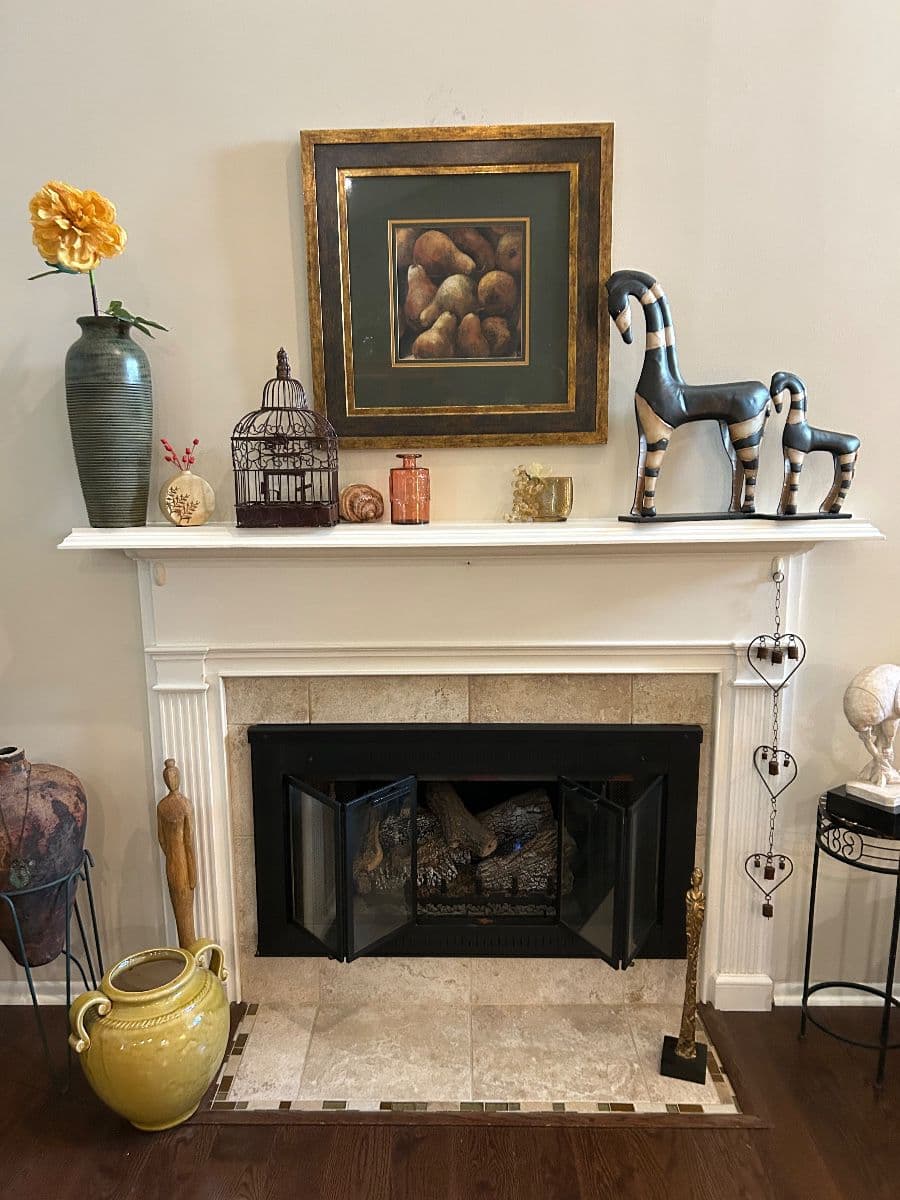 Stardust Estate Sales - Beautiful Condo - Home Decor, Garden, Clothing, Holiday photo 4