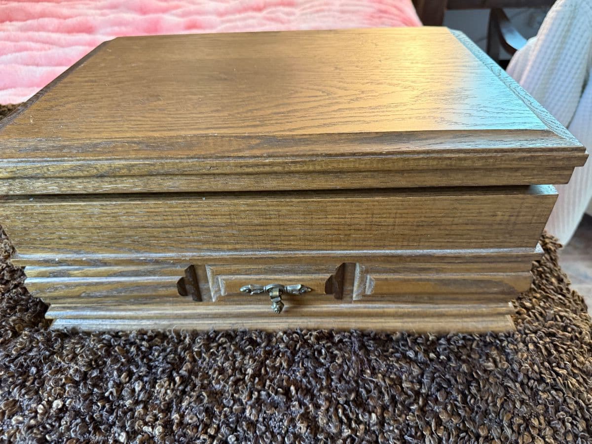 Brentwood Moving Sale NIB’s and CLOTHING photo 5