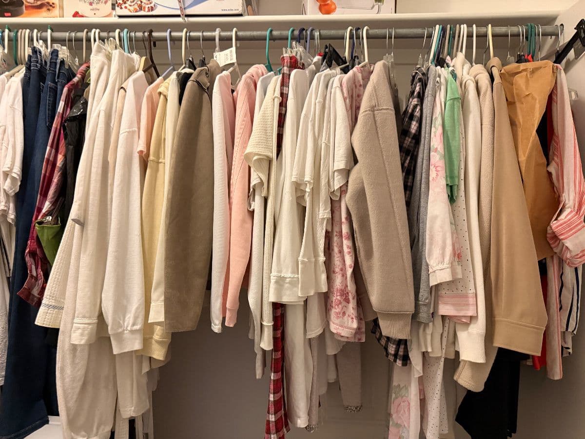 Brentwood Moving Sale NIB’s and CLOTHING photo 7