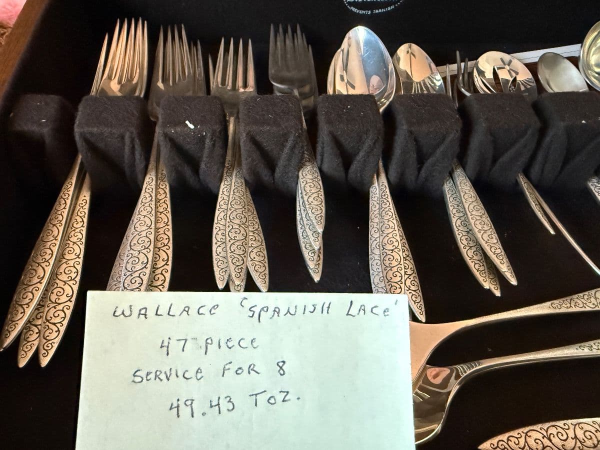 Brentwood Moving Sale NIB’s and CLOTHING photo 4
