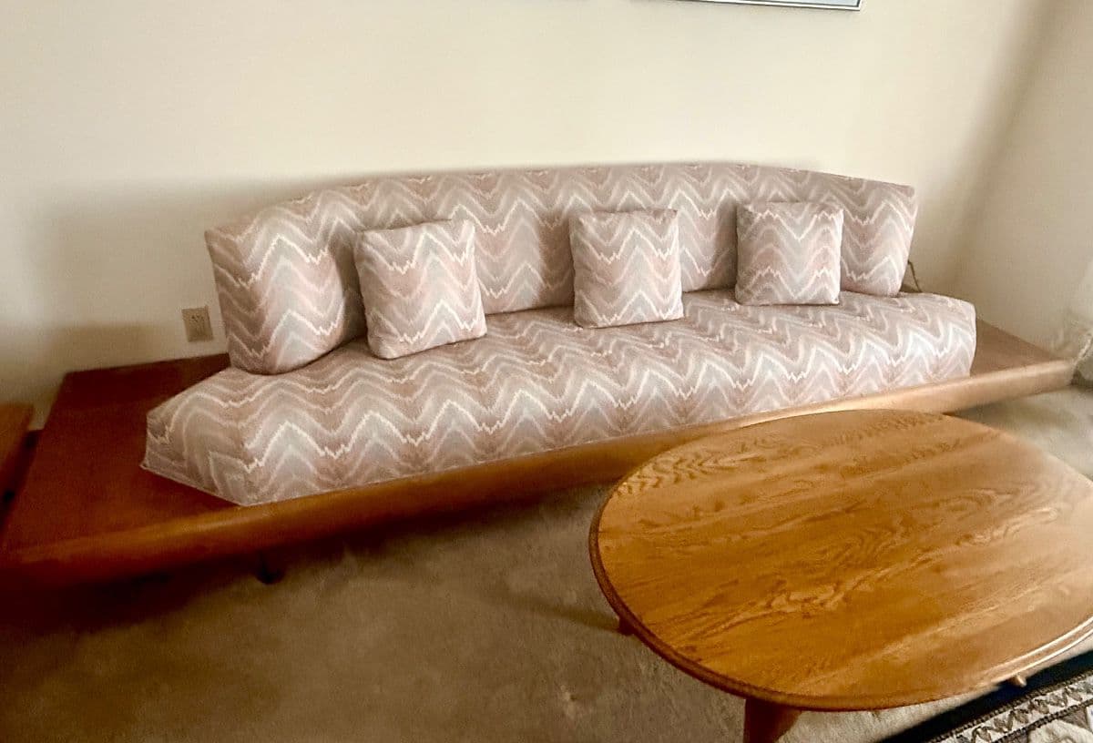 THE ESTATE PEOPLE: MCM with a sprinkle of elegance! photo 1