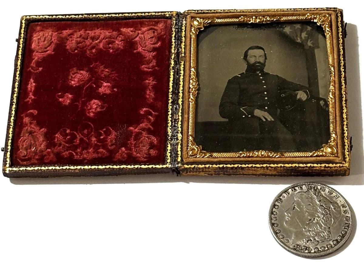 QUALITY ANTIQUES, PHOTOGRAPHY, EPHEMERA AND COLLECTIBLES AUCTION photo 2