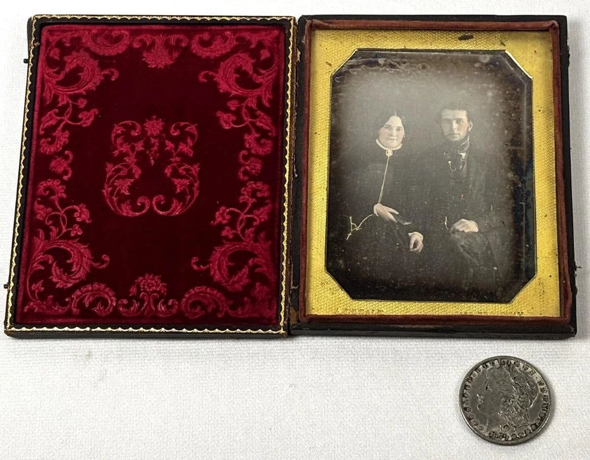 QUALITY ANTIQUES, PHOTOGRAPHY, EPHEMERA AND COLLECTIBLES AUCTION photo 6