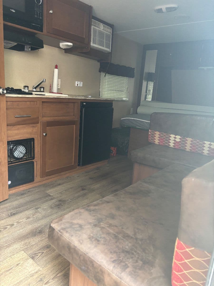 LARGE HOWELL CONDO ESTATE SALE ( LOTS OF TOOLS! ) AIR HAWK WHEELCHAIR ! CAMPER! photo 2