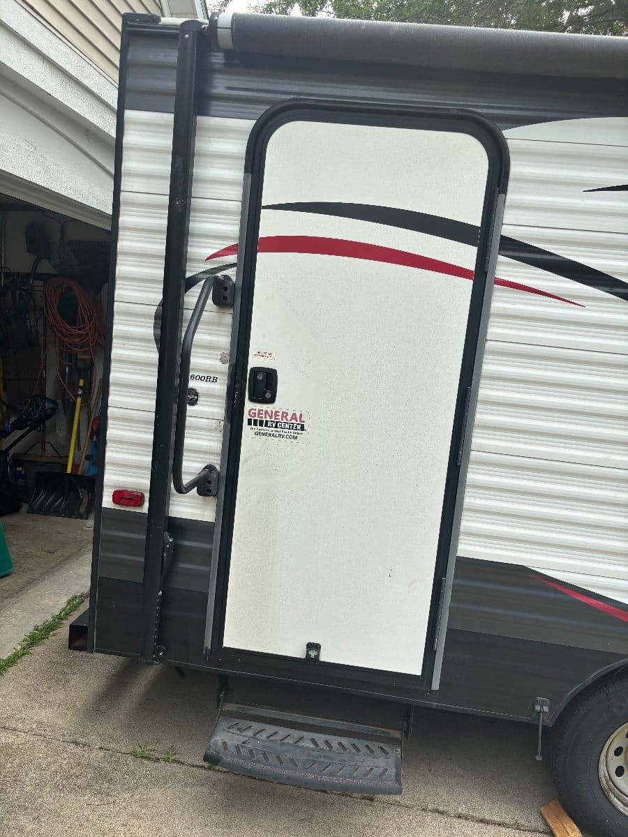 LARGE HOWELL CONDO ESTATE SALE ( LOTS OF TOOLS! ) AIR HAWK WHEELCHAIR ! CAMPER! photo 3